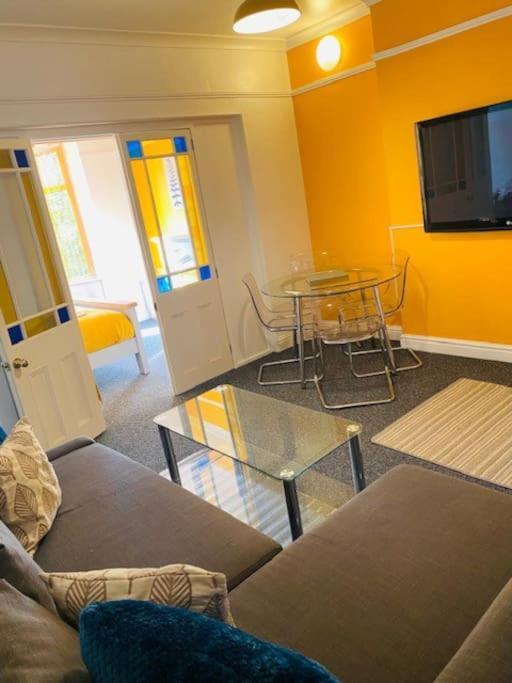 Villa Goldcroft Abertillery Esterno foto